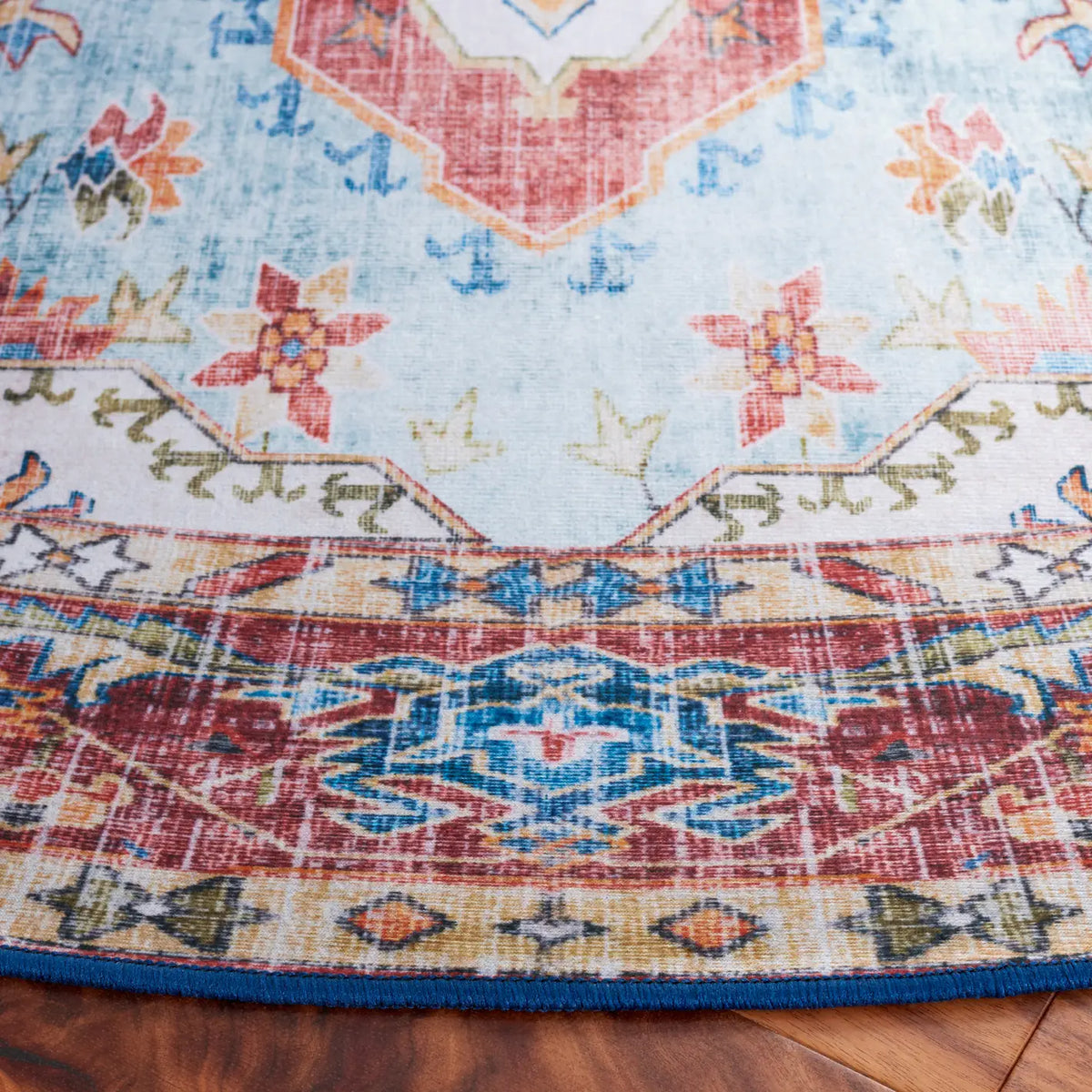 Safavieh Tucson 6'-0" x 6'-0" Rug in Red / Blue