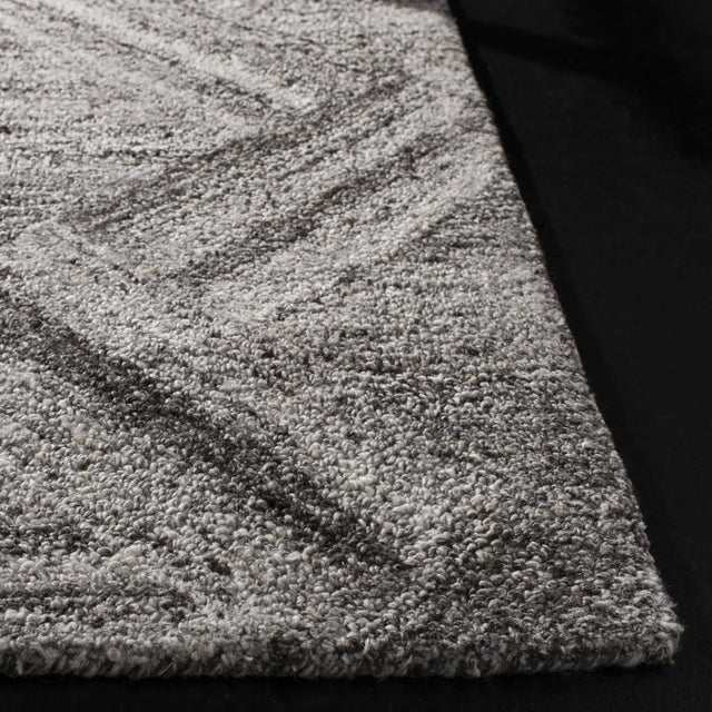 Safavieh Abstract 5'-0" x 8'-0" Rug in Grey / Black