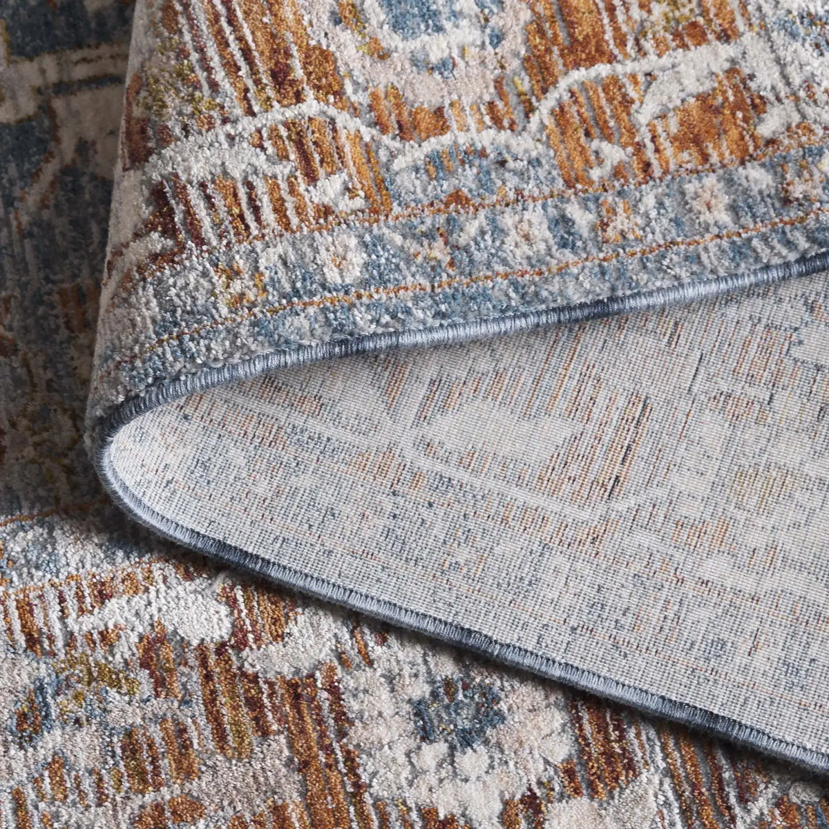 Safavieh Heirloom 700 4'-0" x 6'-0" Rug in Grey / Blue Rust