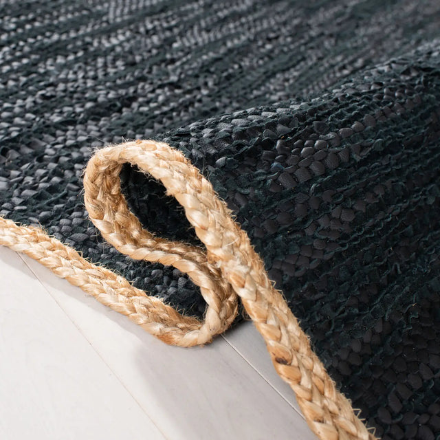 Safavieh Cape Cod 5'-0" x 8'-0" Rug in Black / Natural