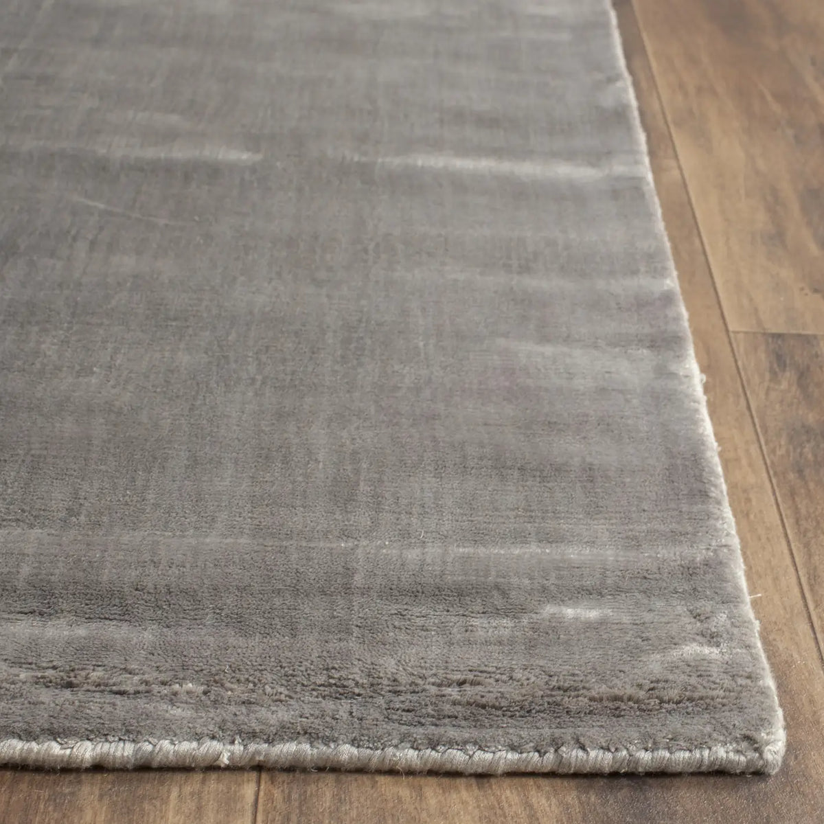 Safavieh Mirage 5'-0" x 8'-0" Rug in Steel