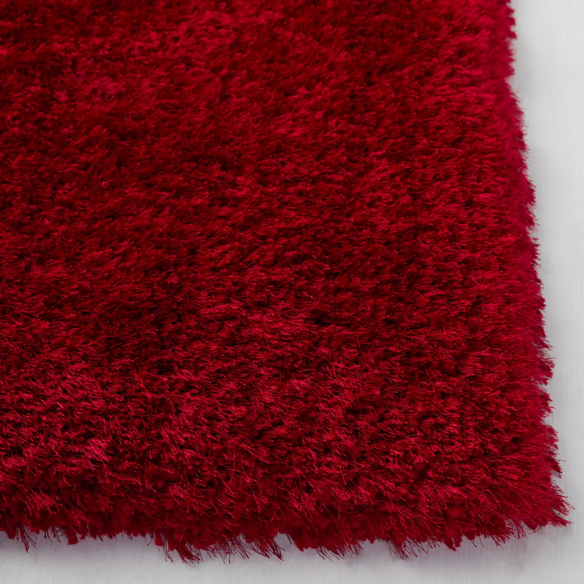 Safavieh Luxe Shag 4'-0" x 6'-0" Rug in Red