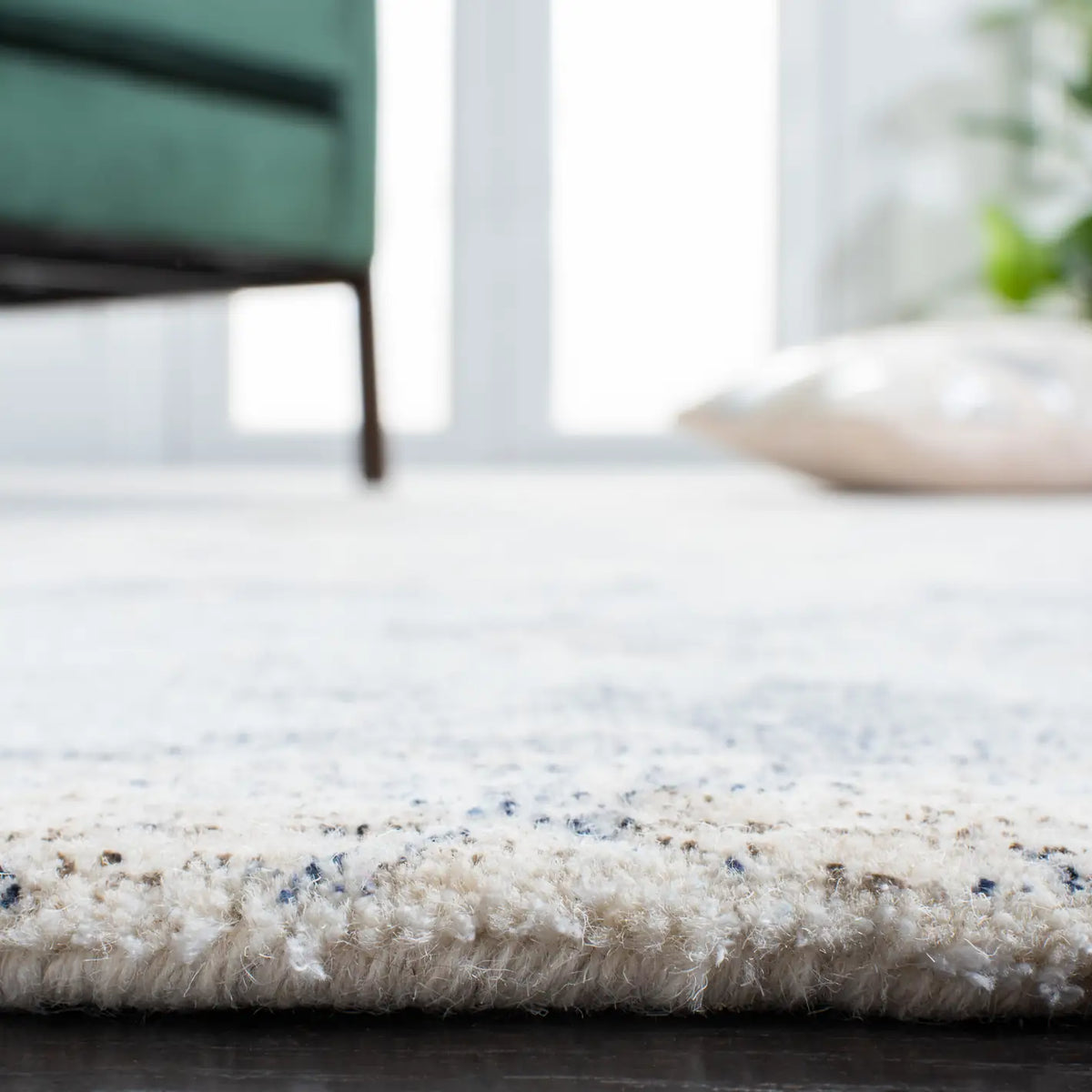 Safavieh Restoration Vintage 5'-0" x 8'-0" Rug in Blue / Ivory
