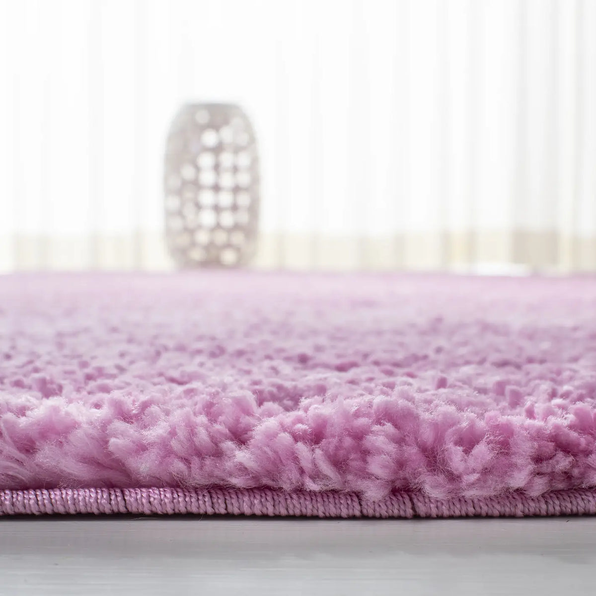 Safavieh August Shag 900 4'-0" x 6'-0" Rug in Pink