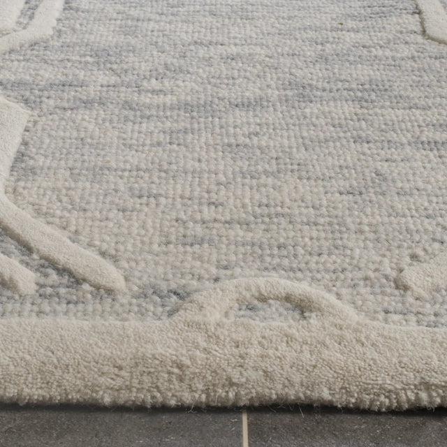 Safavieh Cambridge 8'-0" x 10'-0" Rug in Light Grey / Ivory