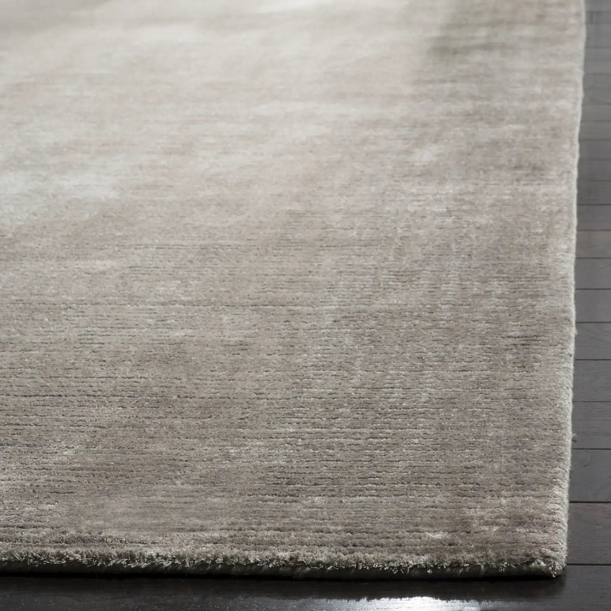 Safavieh Mirage 6'-0" x 9'-0" Rug in Grey