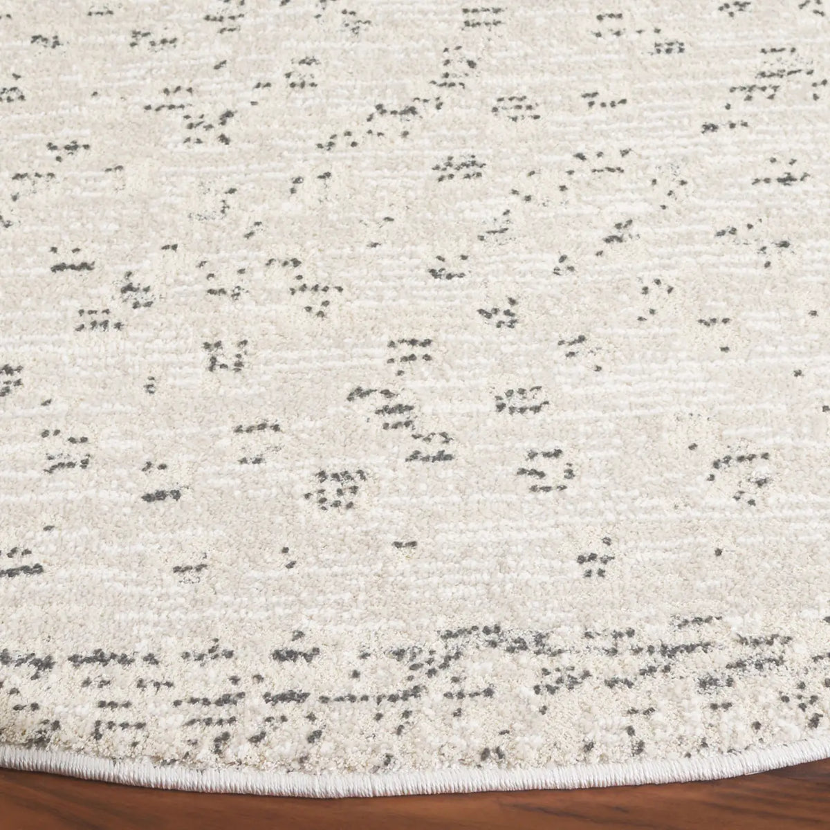 Safavieh Northport 6'-7" x 6'-7" Rug in Ivory / Charcoal