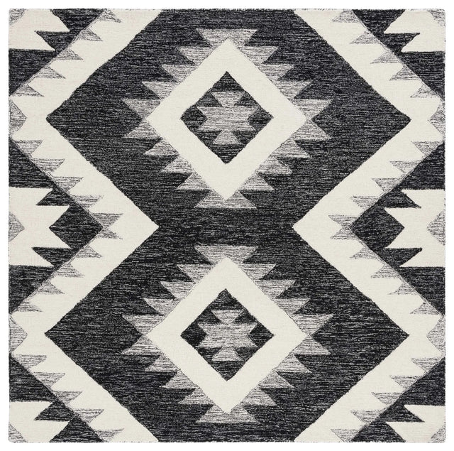 Safavieh Casablanca 6'-0" x 6'-0" Rug in Ivory / Black