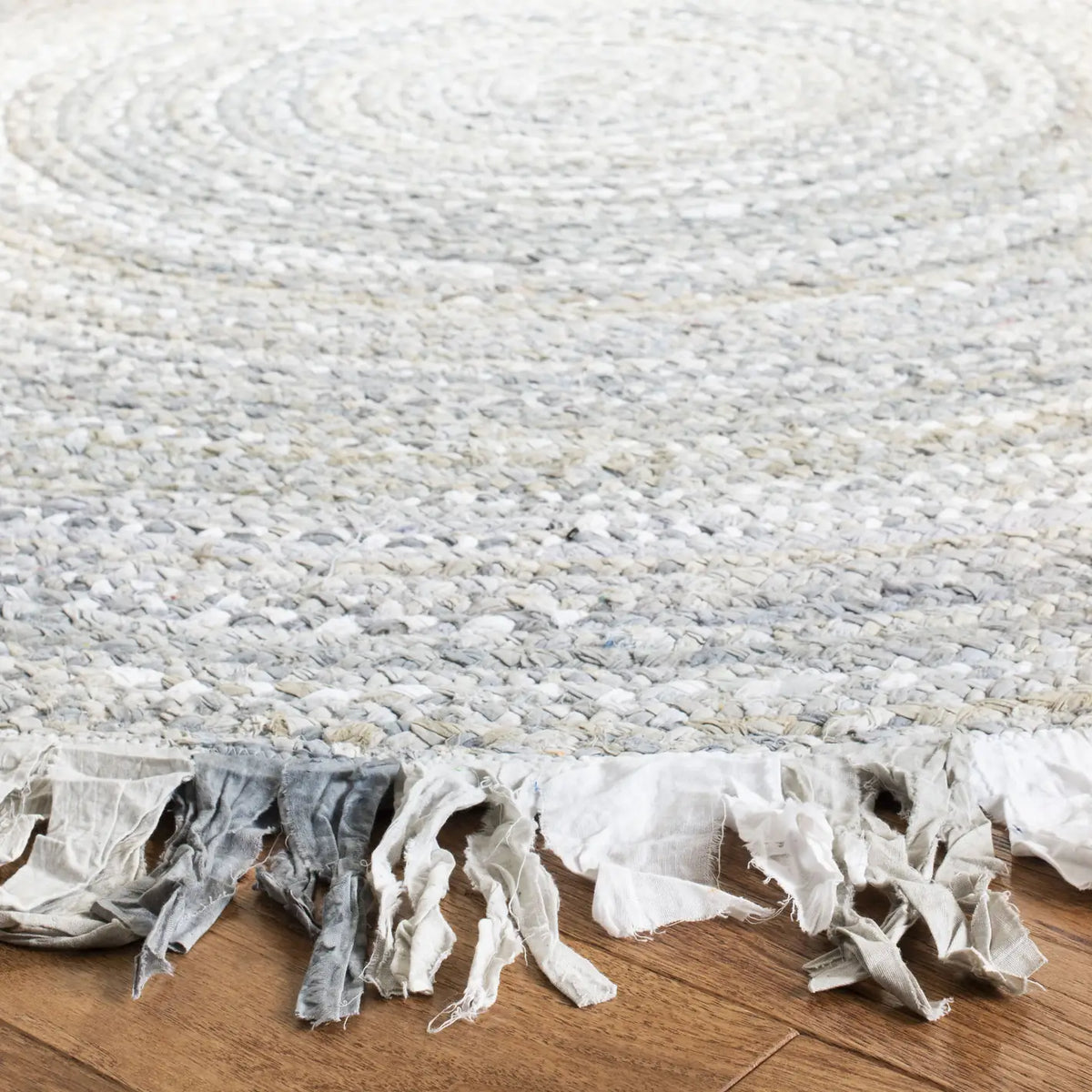 Safavieh Braided 5'-0" x 5'-0" Rug in Light Grey