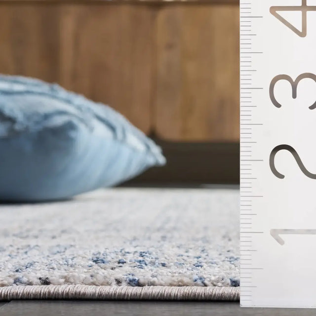 Safavieh Grove 5'-3" x 7'-6" Rug in Blue / Beige