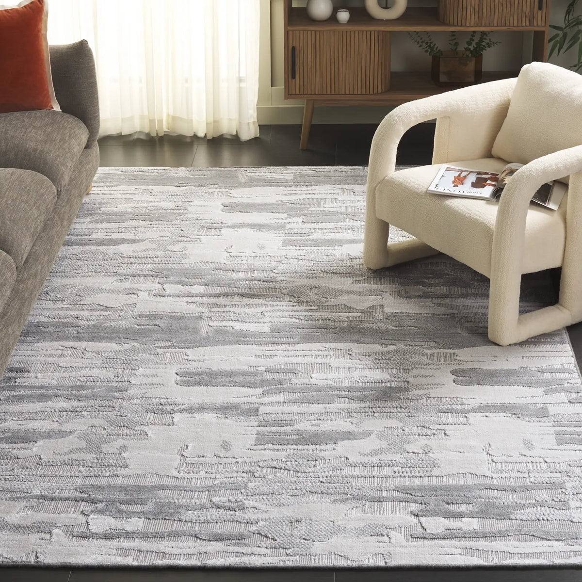 Safavieh Mirage 6'-0" x 9'-0" Rug in Grey / Silver