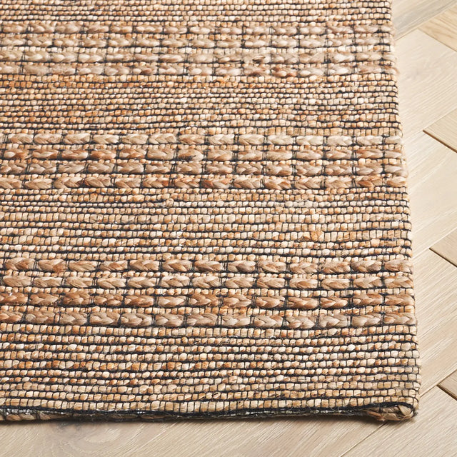 Safavieh Natural Fiber 4'-0" x 6'-0" Rug in Natural / Brown
