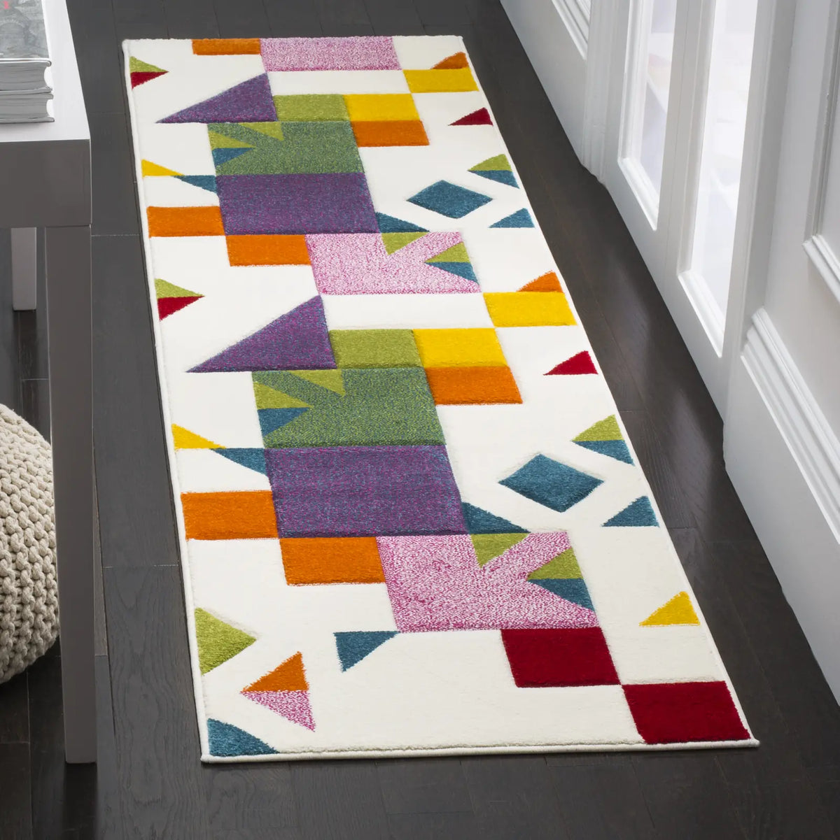 Safavieh Hollywood 2'-3" x 10'-0" Rug in Ivory / Rose