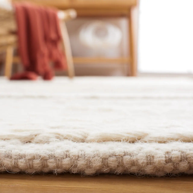 Safavieh Natura 4'-0" x 6'-0" Rug in Ivory