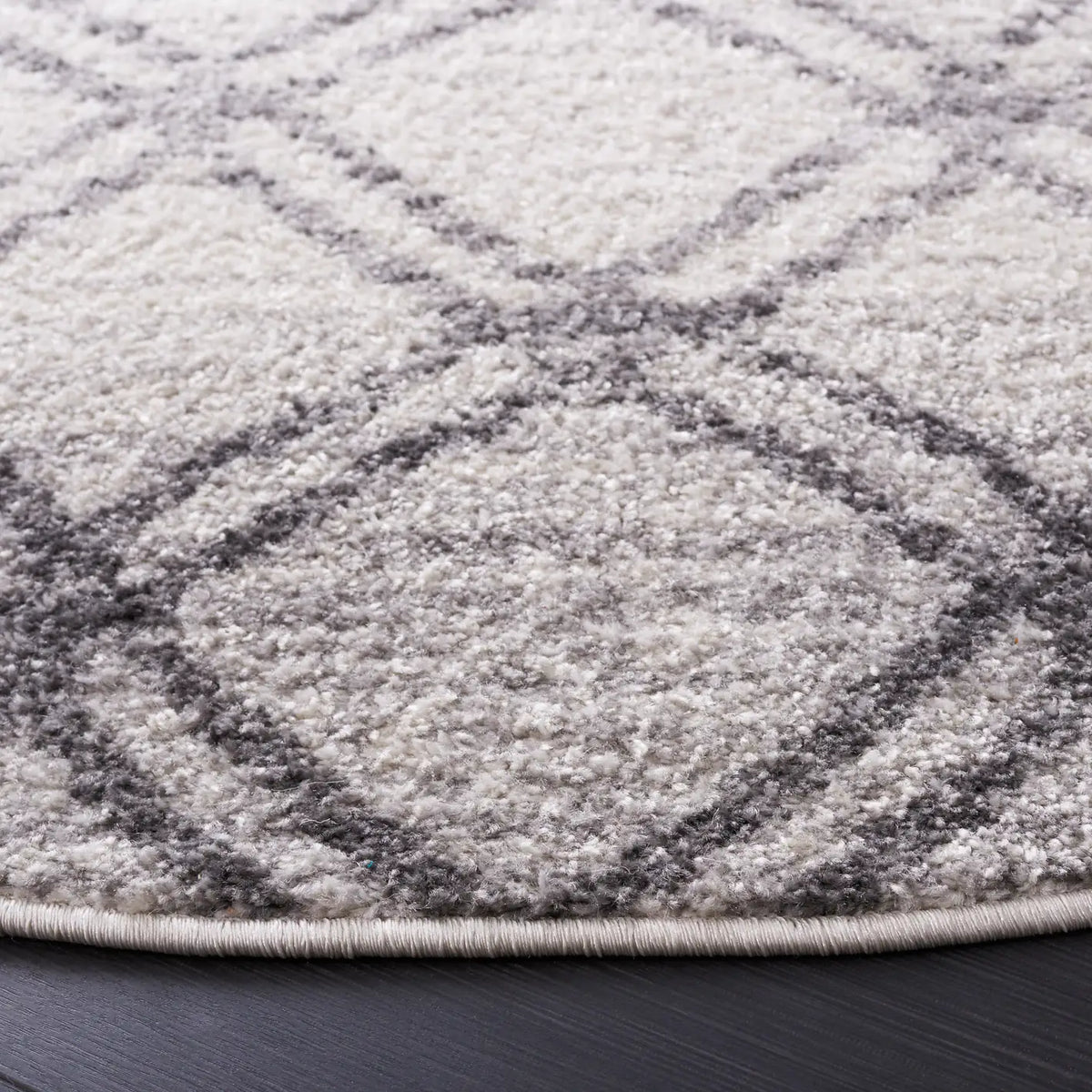 Safavieh Adirondack 6'-0" x 6'-0" Rug in Silver / Charcoal