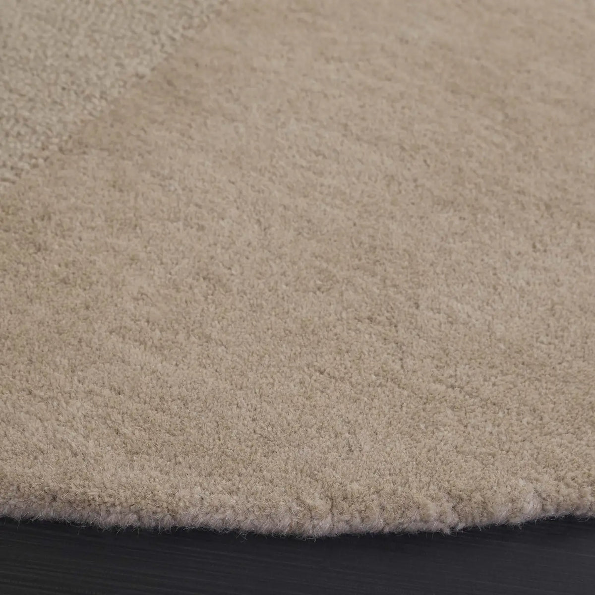 Safavieh Fifth Avenue 6'-0" x 6'-0" Rug in Beige