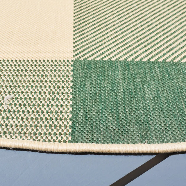 Safavieh Courtyard 6'-7" x 6'-7" Rug in Green / Beige