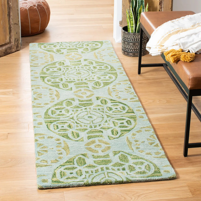 Safavieh Wyndham 2'-3" x 11'-0" Rug in Turquoise / Green
