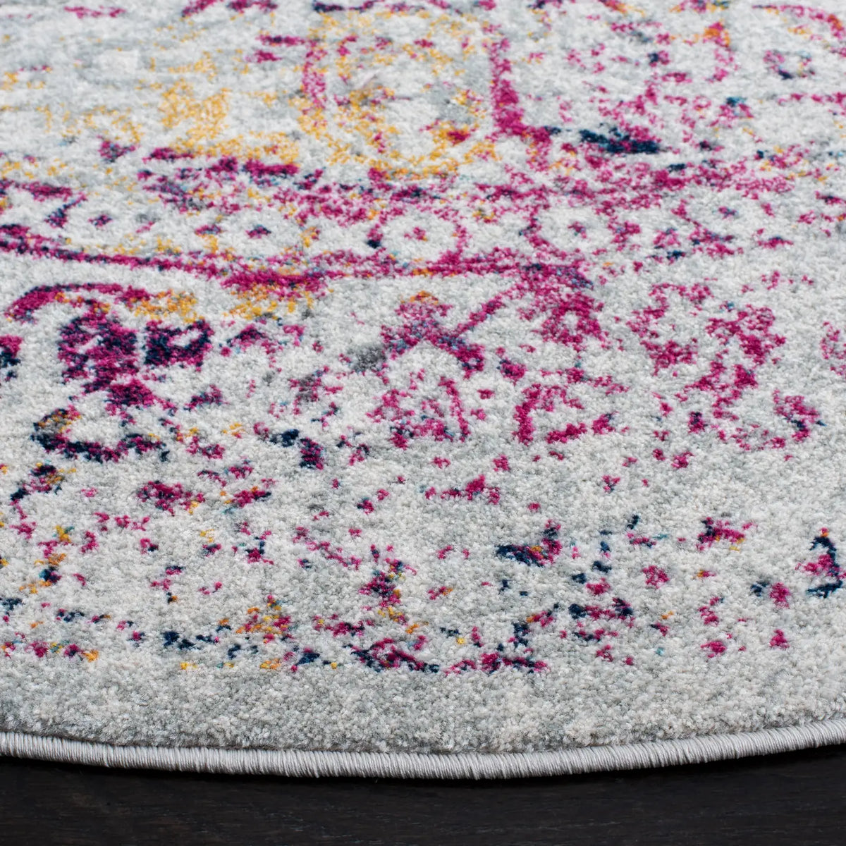 Safavieh Evoke 5'-3" x 5'-3" Rug in Ivory / Fuchsia