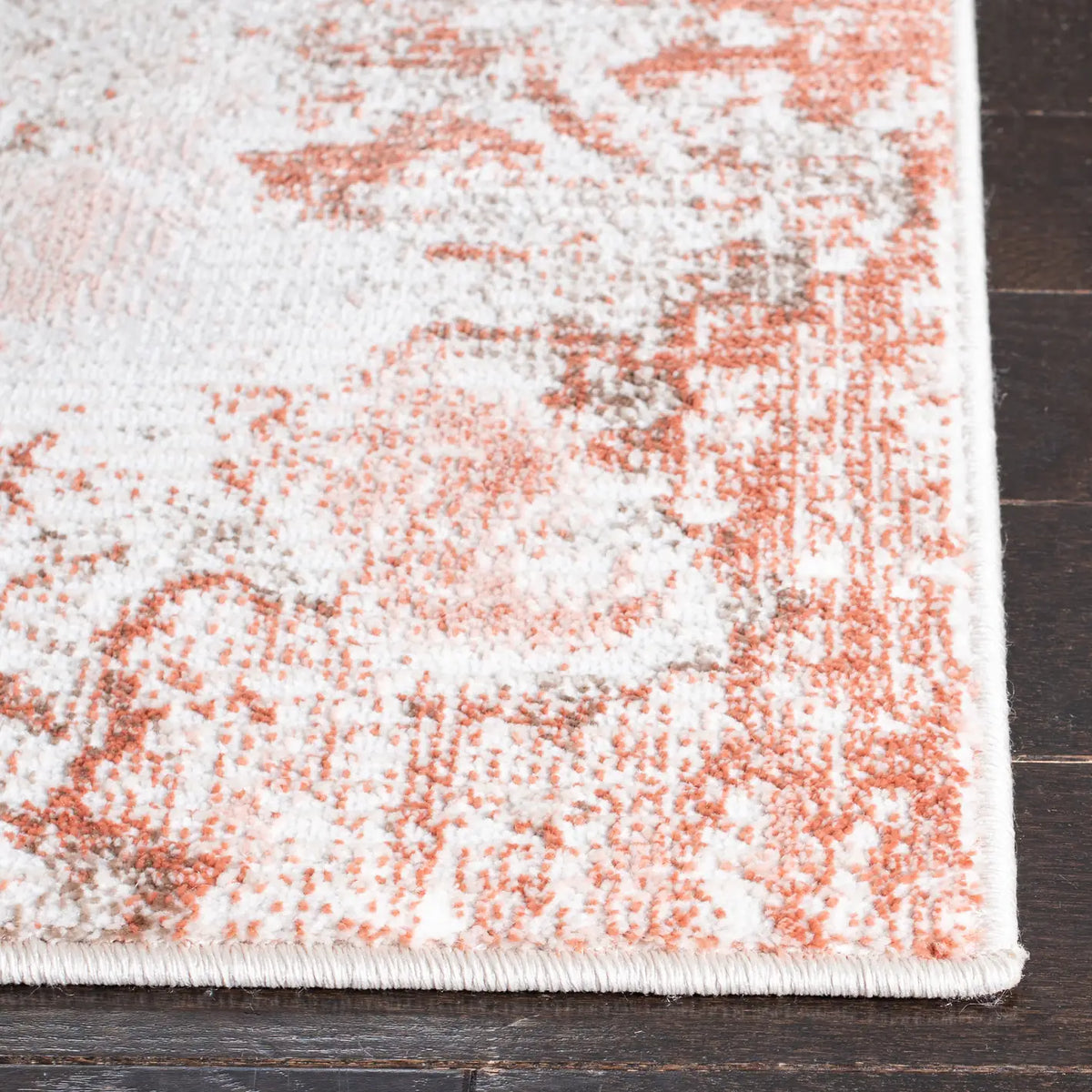 Safavieh Meadow 500 4'-0" x 6'-0" Rug in Beige / Pink