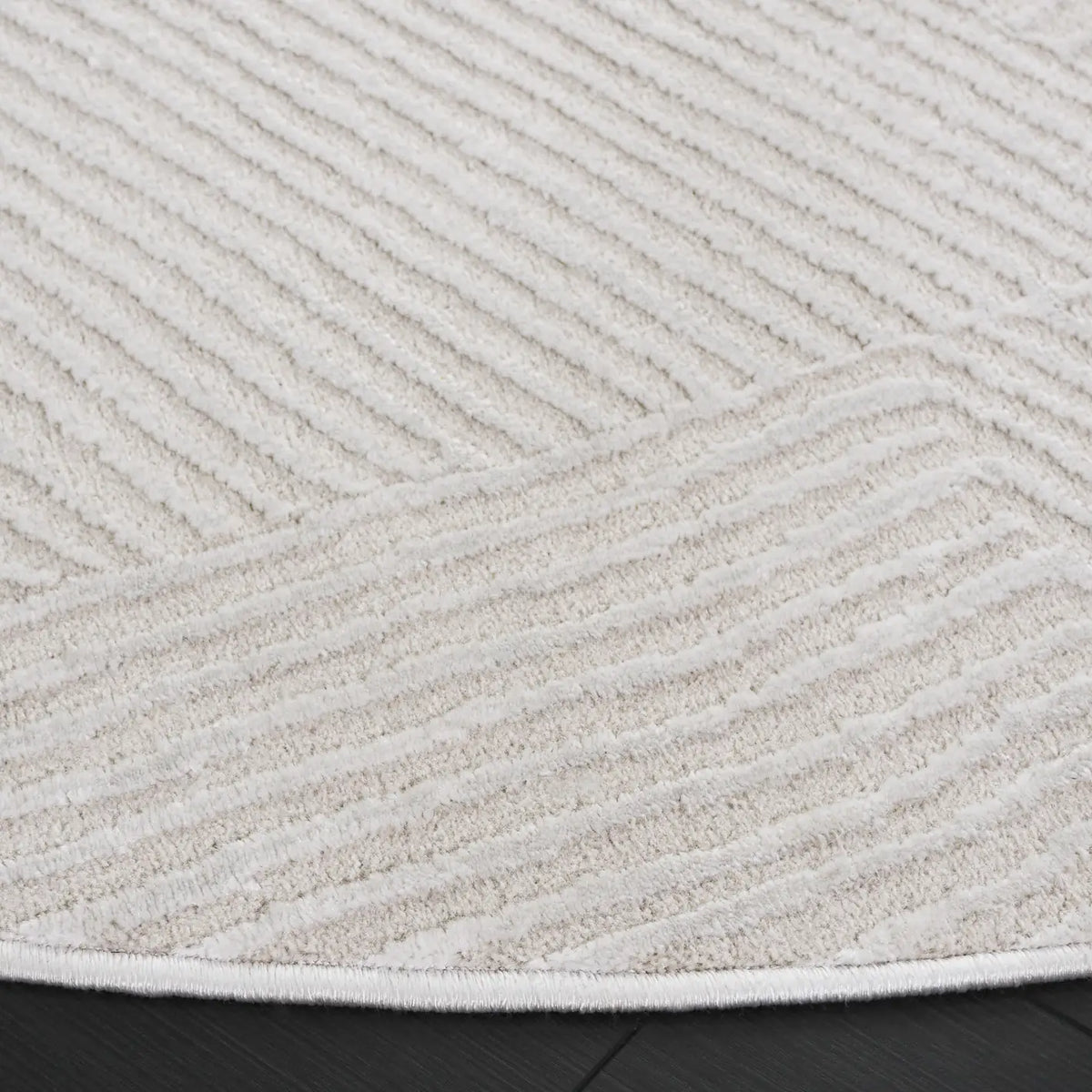 Safavieh Saylor 100 6'-3" x 6'-3" Rug in Ivory