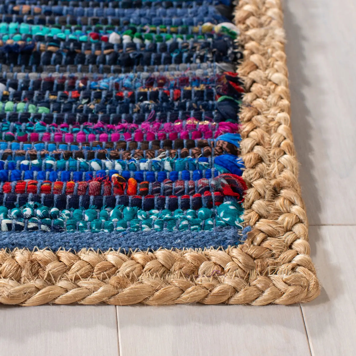 Safavieh Montauk 5'-0" x 8'-0" Rug in Blue / Natural