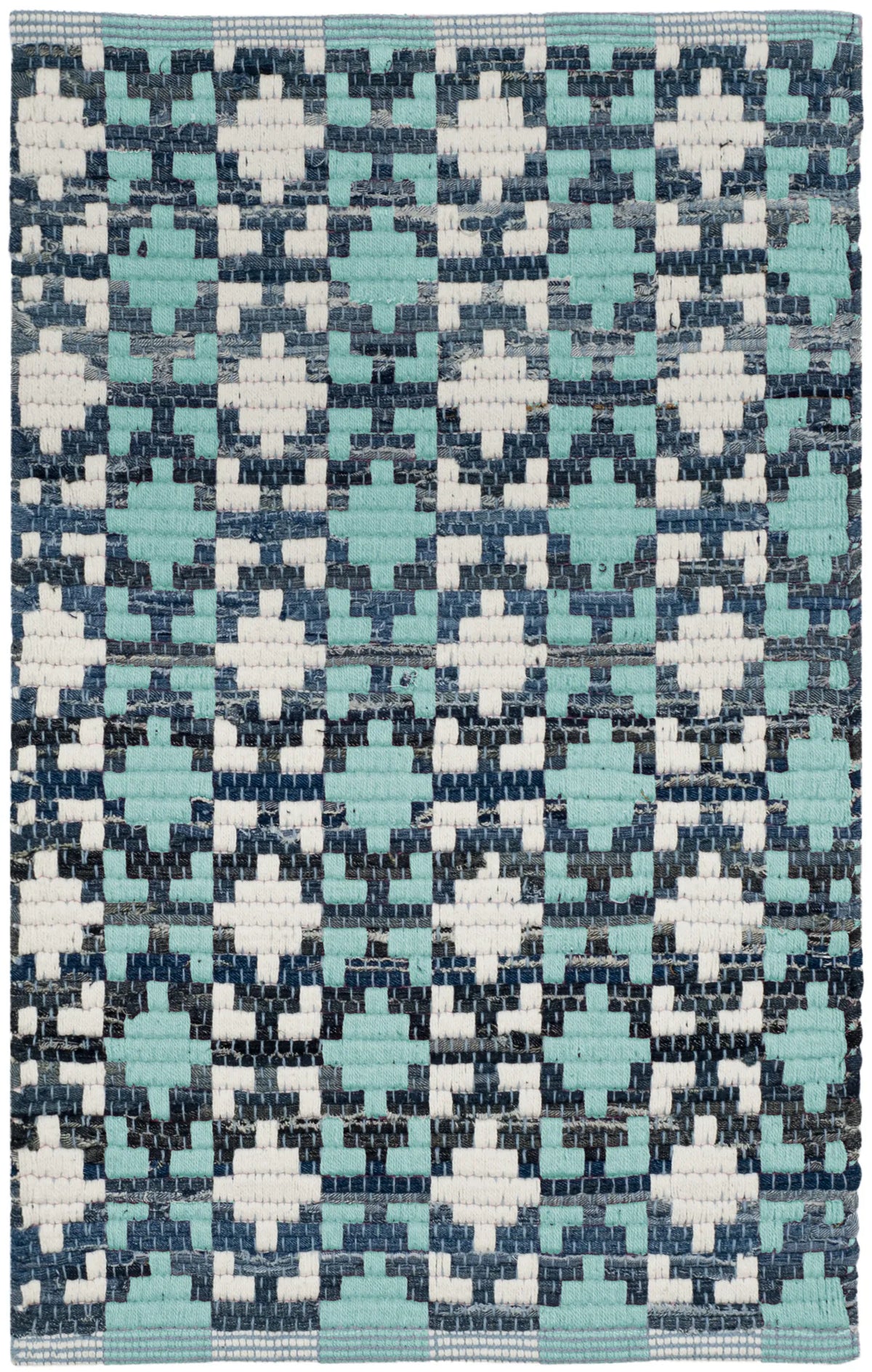 Safavieh Montauk 2'-6" x 4'-0" Rug in Turquoise / Multi