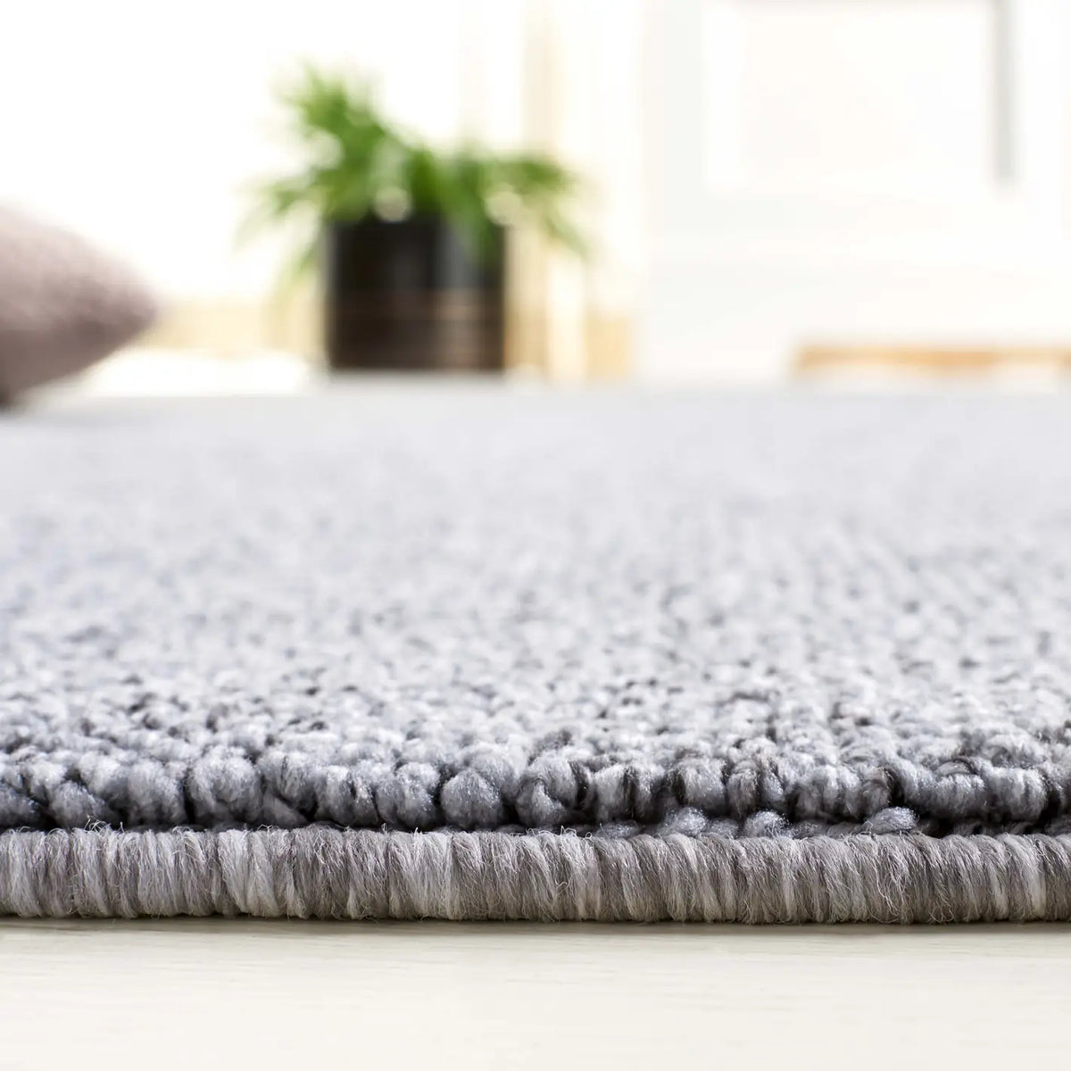 Safavieh River 4'-0" x 6'-0" Rug in Grey / Charcoal