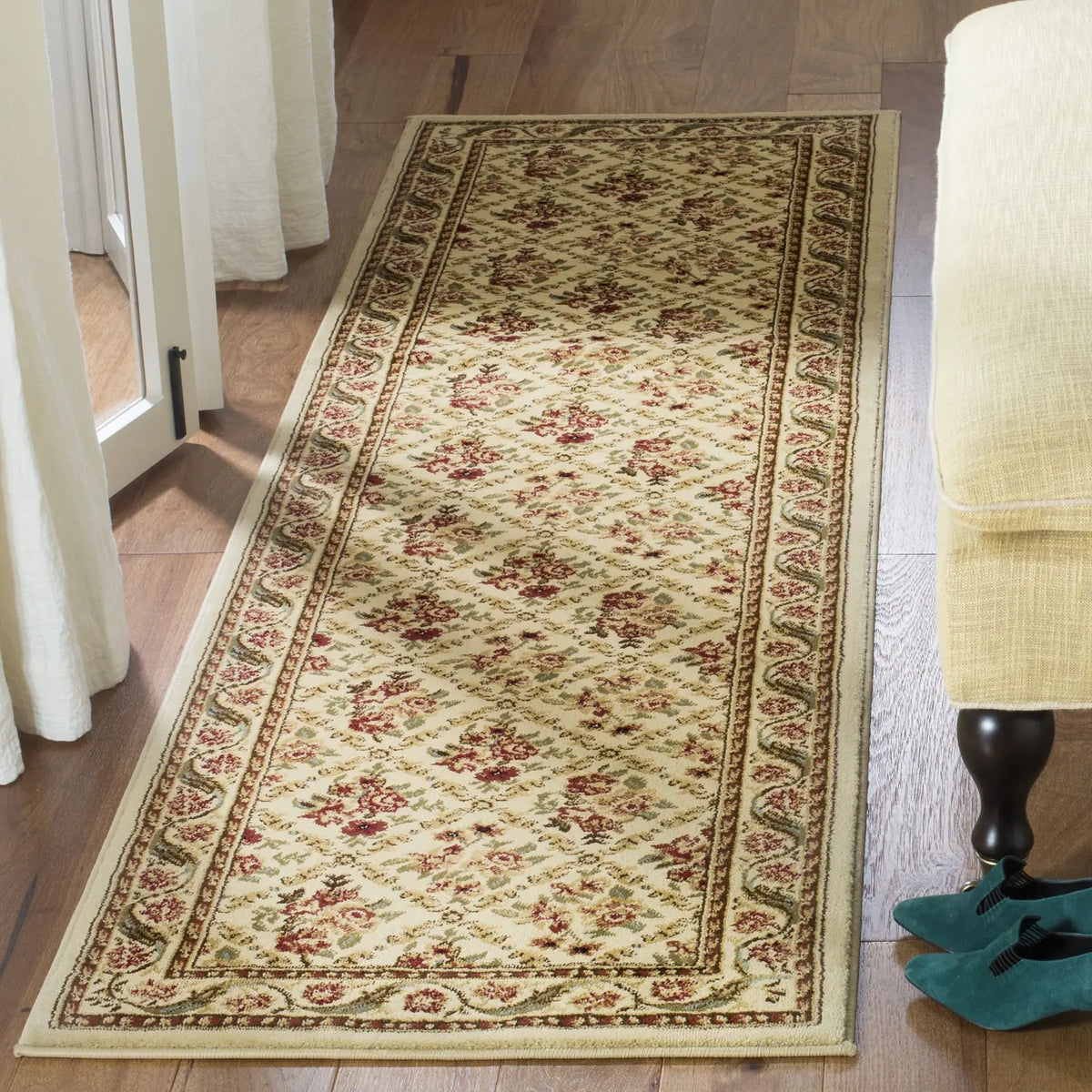 Safavieh Lyndhurst 2'-3" x 12'-0" Rug in Ivory / Ivory