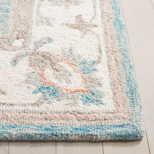 Safavieh Heritage 4'-0" x 6'-0" Rug in Light Blue / Ivory