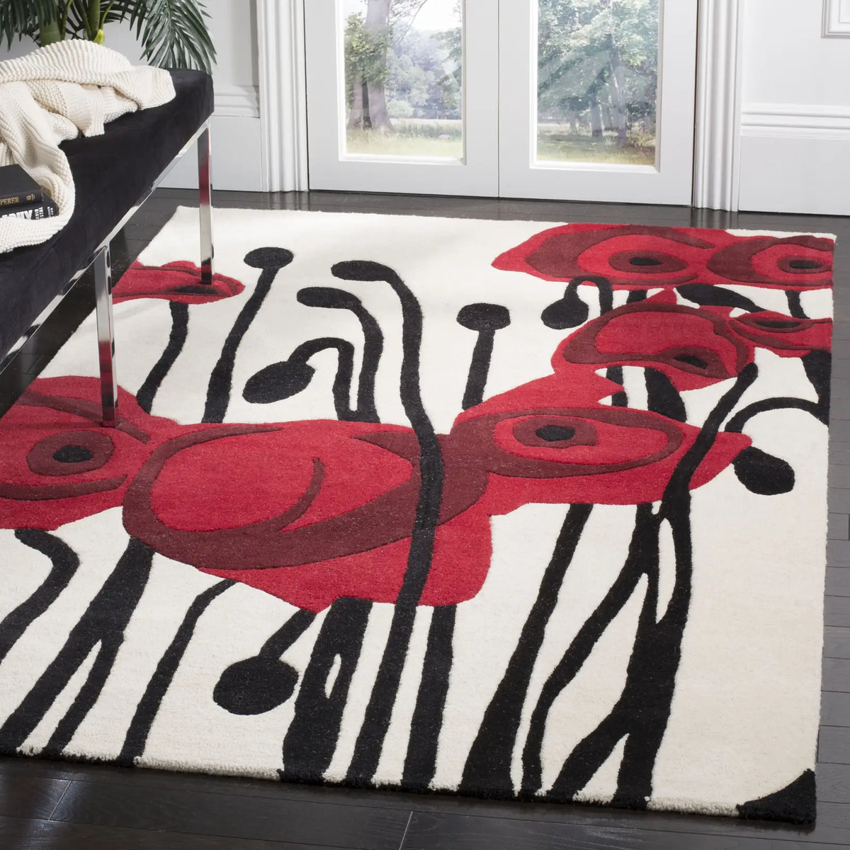 Safavieh Soho 3'-6" x 5'-6" Rug in Ivory / Red