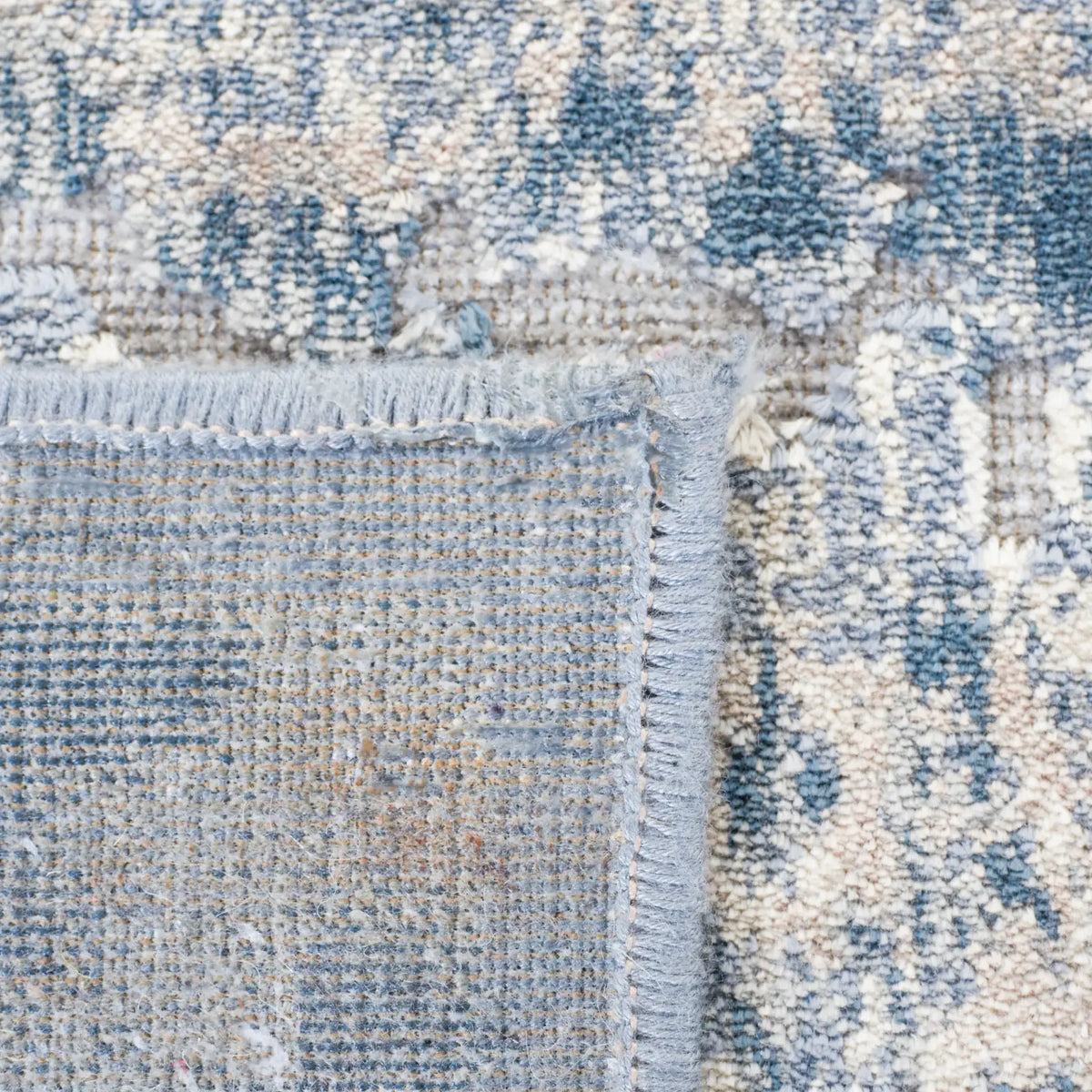 Safavieh Paradise 4'-0" x 5'-7" Rug in Grey / Blue