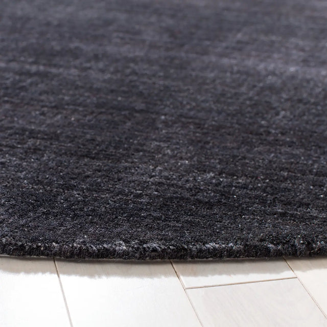 Safavieh Himalaya 6'-0" x 6'-0" Rug in Black