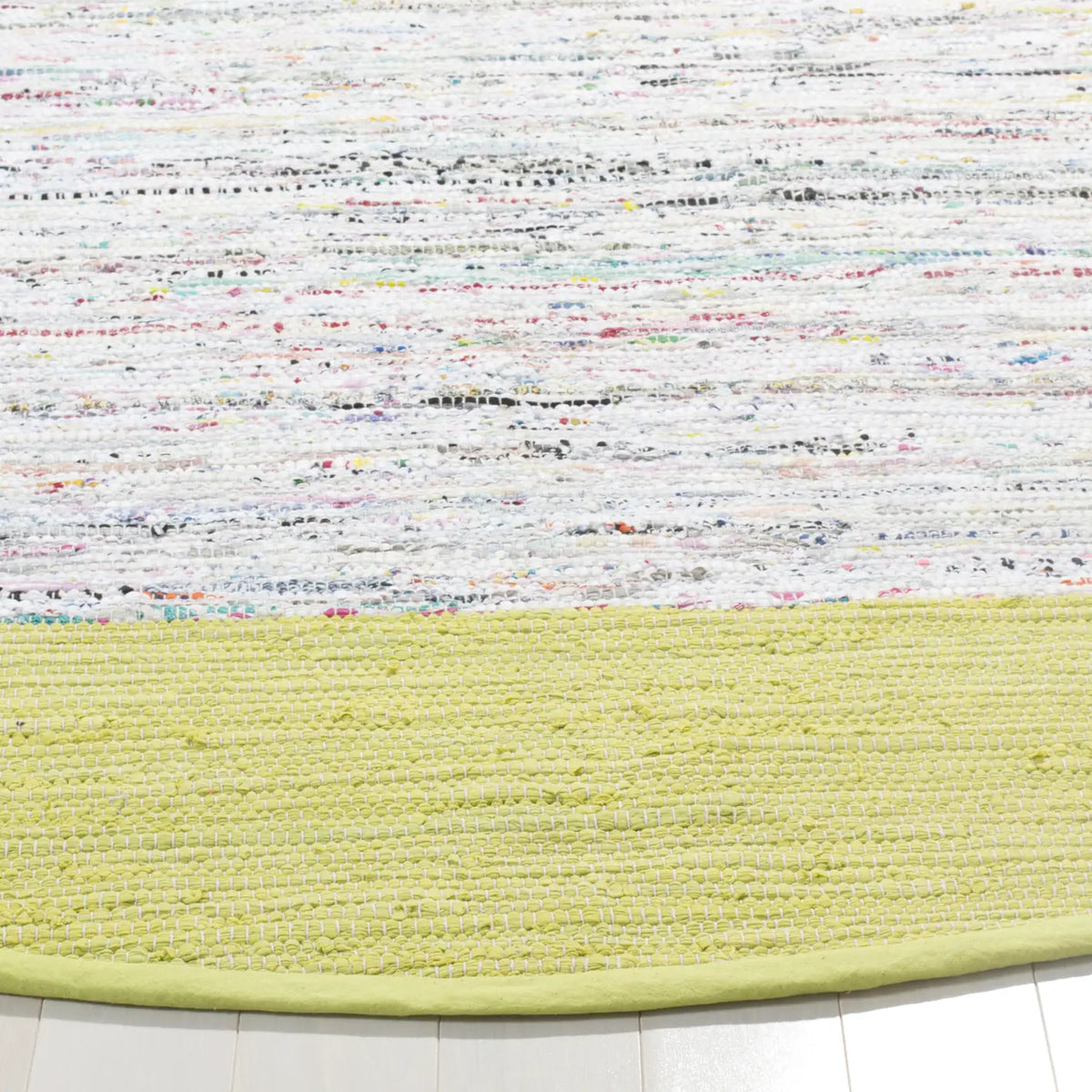 Safavieh Montauk 6'-0" x 6'-0" Rug in Ivory / Citron