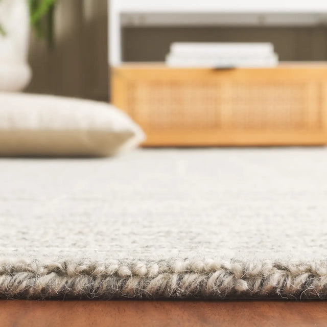 Safavieh Ebony 4'-0" x 6'-0" Rug in Grey / Ivory