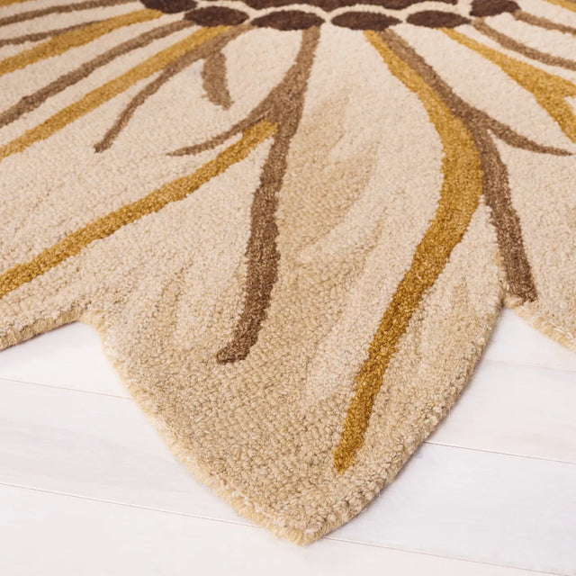 Safavieh Novelty 6'-0" x 6'-0" Rug in Gold / Beige