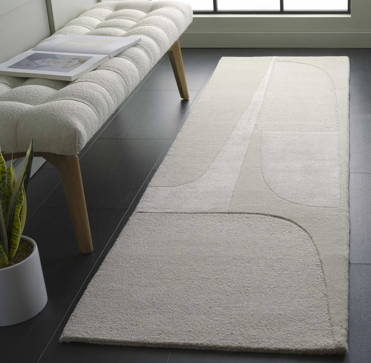 Safavieh Fifth Avenue 2'-3" x 8'-0" Rug in Grey