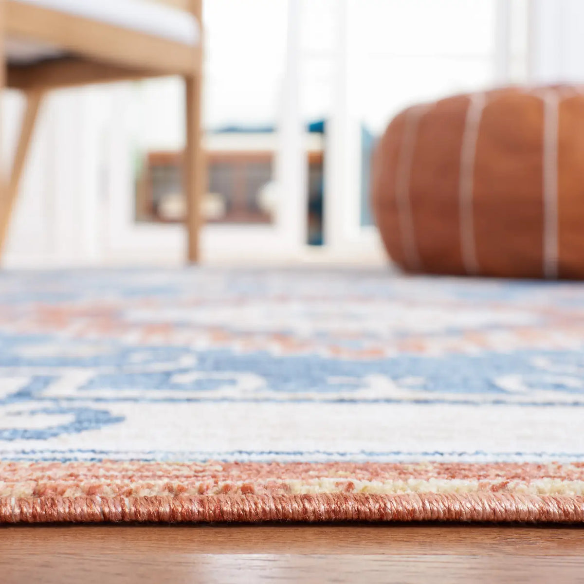 Safavieh Olympia 4'-0" x 6'-0" Rug in Blue / Ivory