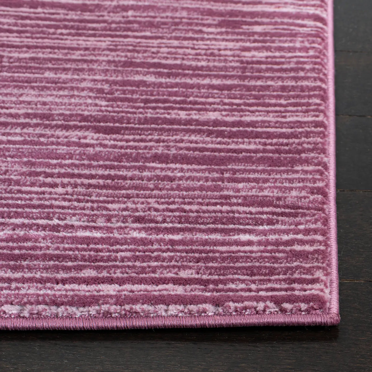 Safavieh Vision 4'-0" x 6'-0" Rug in Grape