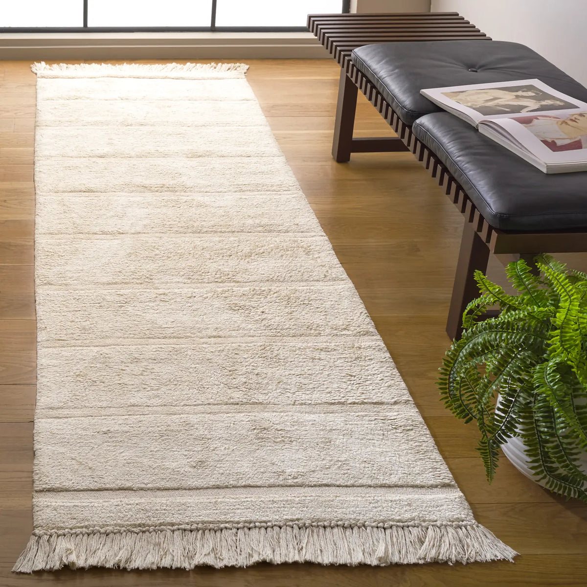 Safavieh Easy Care 2'-3" x 8'-0" Rug in Ivory