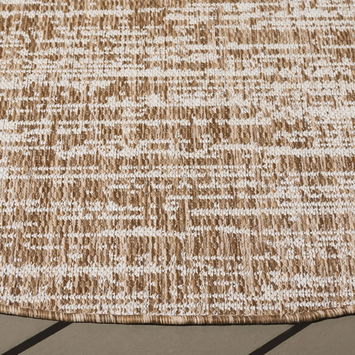 Safavieh Beach House 6'-7" x 6'-7" Rug in Brown / Ivory