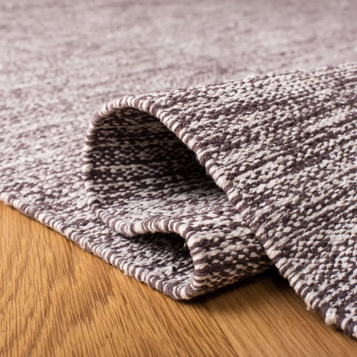 Safavieh Montauk 5'-0" x 8'-0" Rug in Charcoal