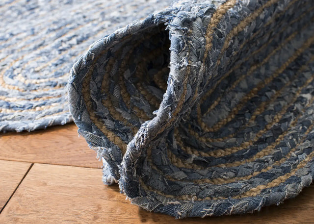 Safavieh Cape Cod 4'-0" x 6'-0" Rug in Blue / Natural