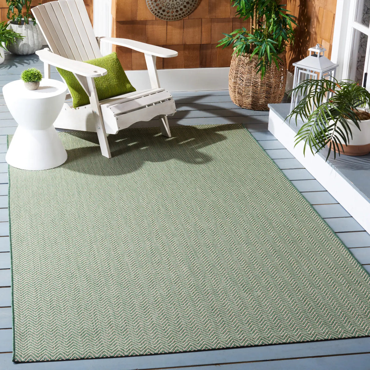 Safavieh Courtyard 4'-0" x 5'-7" Rug in Dark Green / Beige