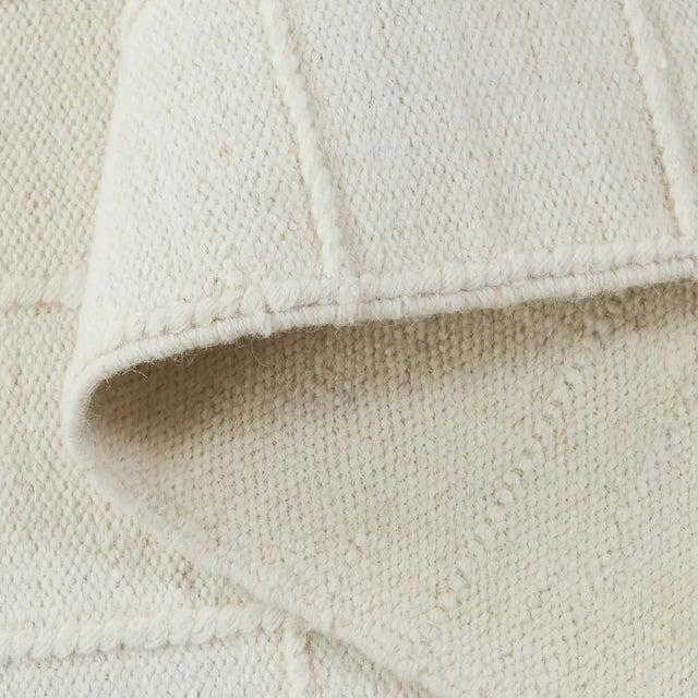 Safavieh Natura 4'-0" x 6'-0" Rug in Ivory