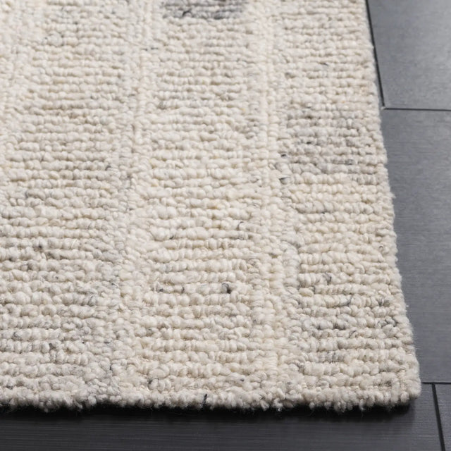 Safavieh Harvest 4'-0" x 6'-0" Rug in Light Grey