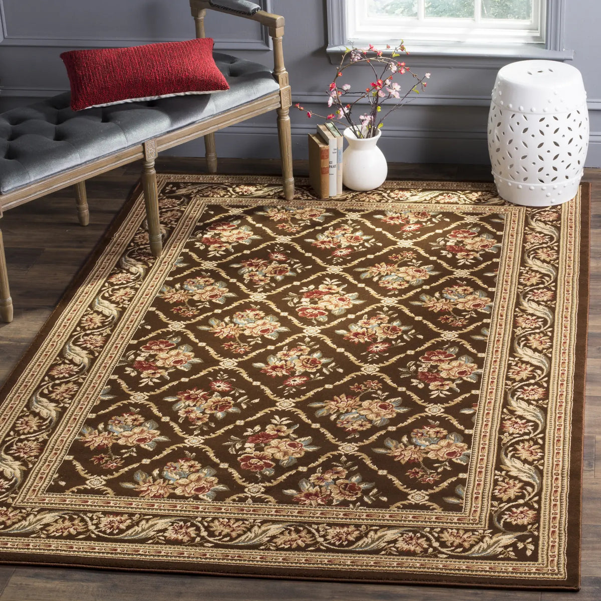 Safavieh Lyndhurst 5'-3" x 7'-6" Rug in Brown / Brown