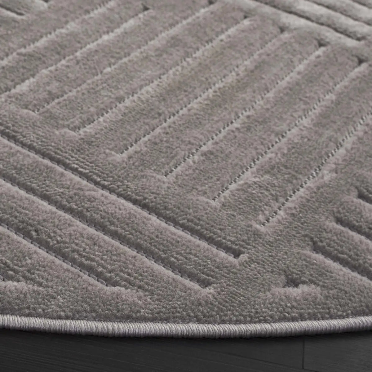 Safavieh Selena 6'-7" x 6'-7" Rug in Grey
