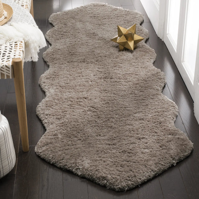Safavieh Sheep Shag 2'-3" x 8'-0" Rug in Silver