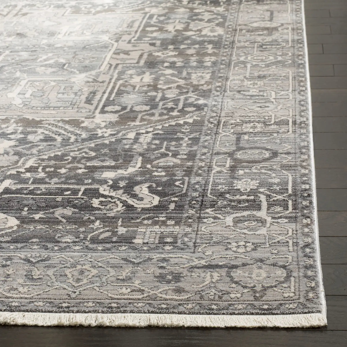 Safavieh Vintage Persian 6'-0" x 9'-0" Rug in Grey / Charcoal